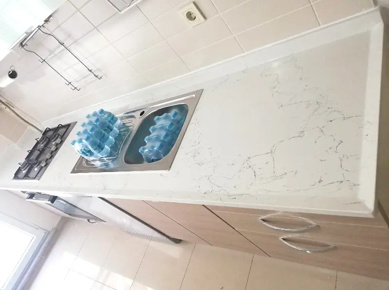 Mermer Desenli Poligranit Döküm Mutfak Tezgahı Plaka Görünümü